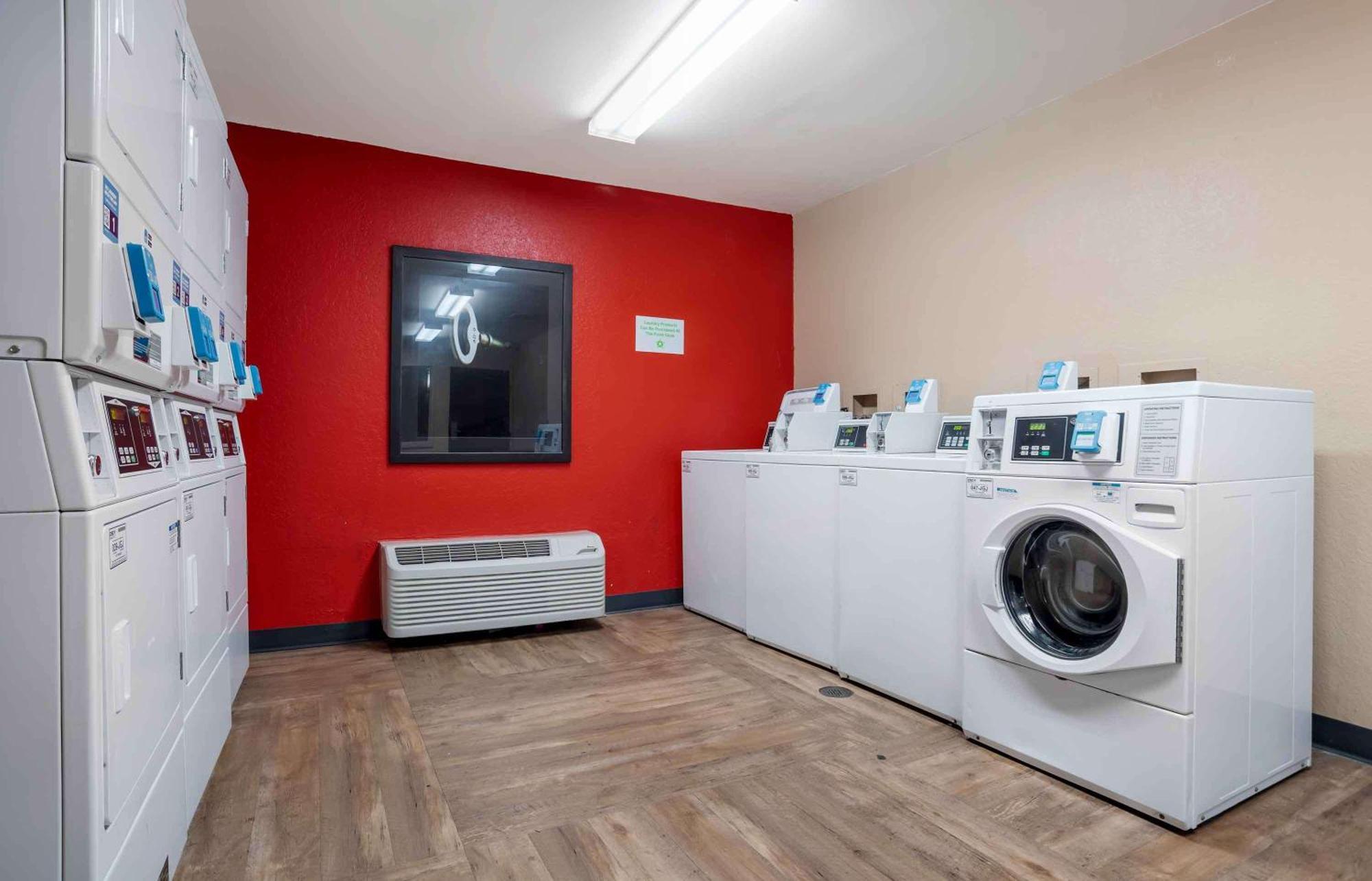 Extended Stay America Suites - Pensacola - University Mall Ferry Pass Екстер'єр фото